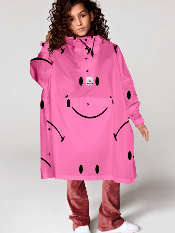 RainKiss-Classic-Smile-X-Smiley-Pink-Poncho-Kids izzi-of-baslow