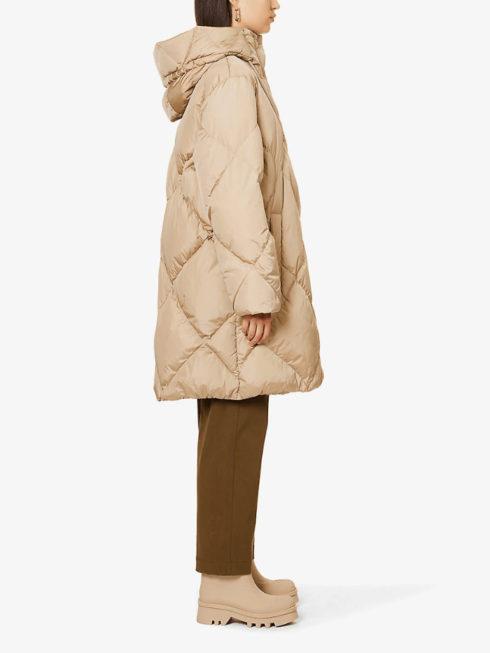 Weekend-By-Max-Mara-Calerno-Oversized-Fit-Quilted-Woven-Coat 23549608336 Col 018 izzi-of-baslow