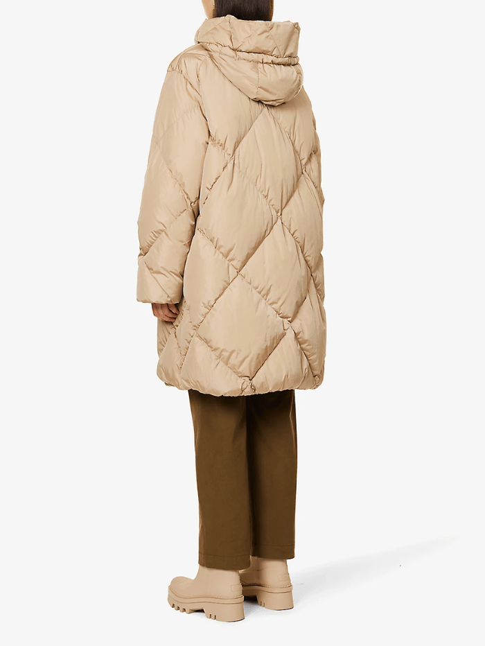 Weekend-By-Max-Mara-Calerno-Oversized-Fit-Quilted-Woven-Coat 23549608336 Col 018 izzi-of-baslow